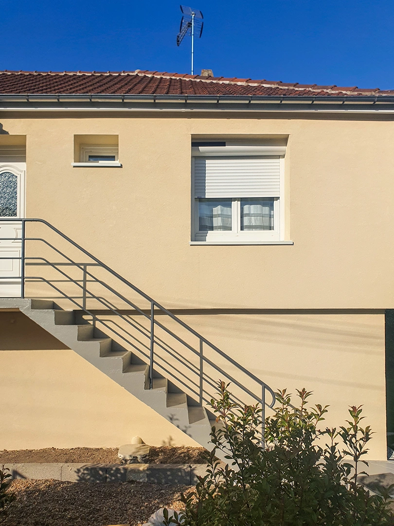 Stores et volets motorisés : un vrai confort pour moderniser votre habitat