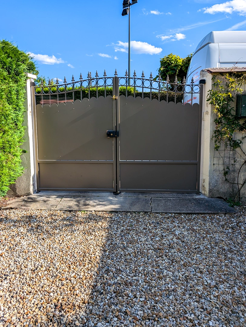 SJ Menuiserie-Métallerie Hacult - Menuisier et métallier dans l'Eure, l'Eure-et-Loir, et les Yvelines